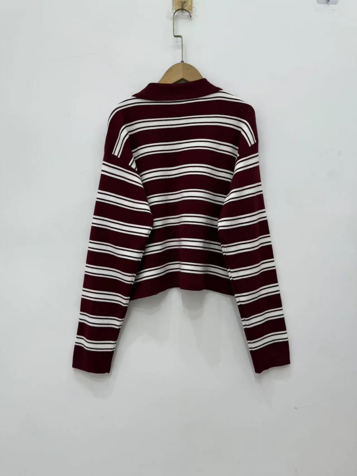 VILZSTUDIOS Contrast Color Stripes Knitted Sweater