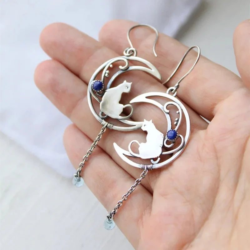 VILZSTUDIOS Retro Carving Cat Silver Dangle Earring