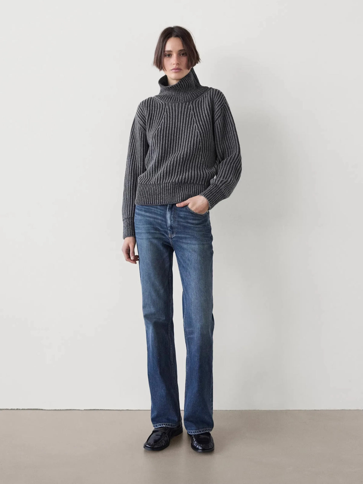VILZSTUDIOS Thunder Gray Turtleneck Knit Sweater