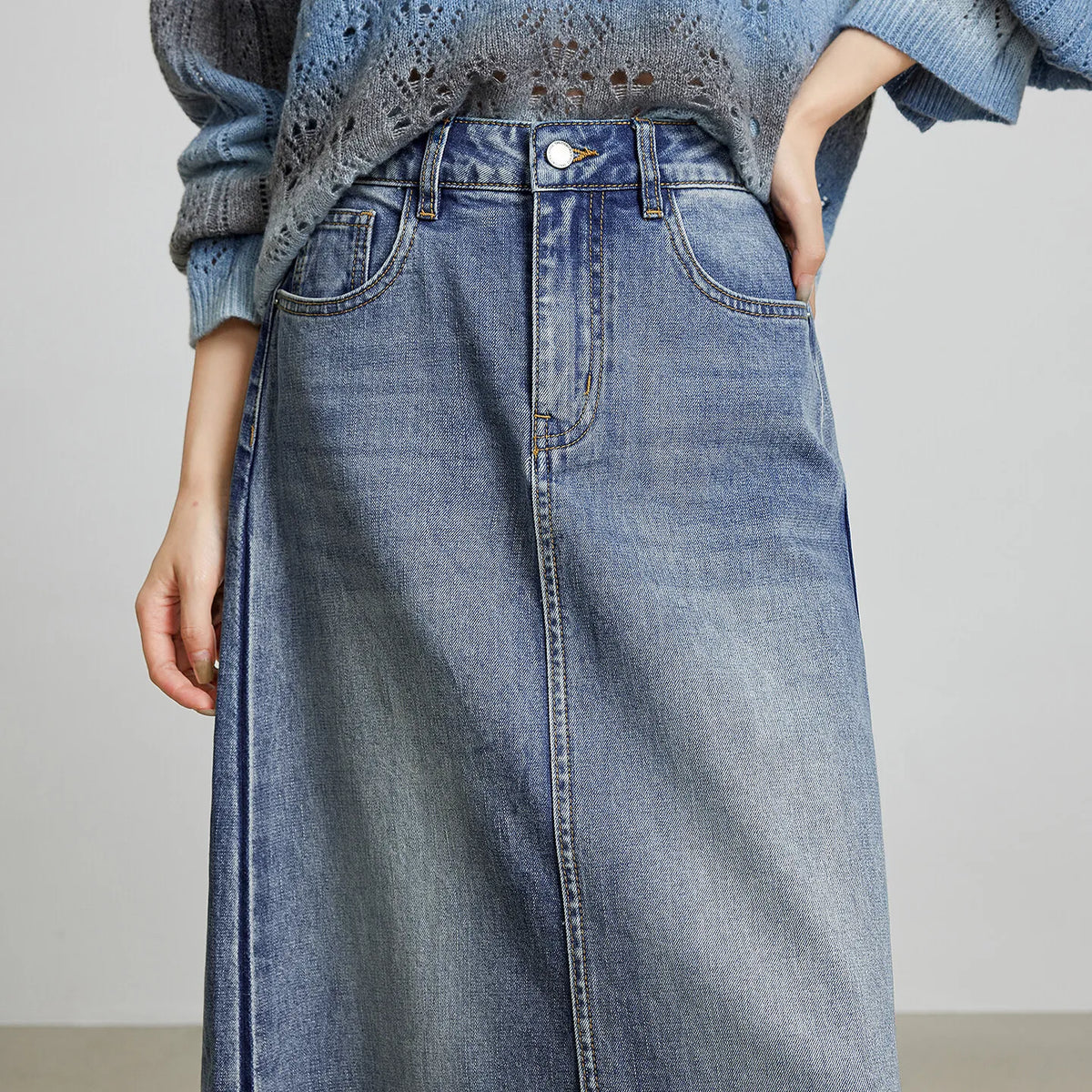 VILZSTUDIOS Contrasting Color Open Back Denim Skirt