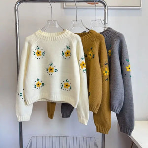 VILZSTUDIOS Flower Embroidered Sweater