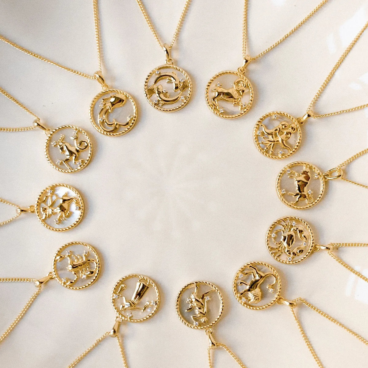VILZSTUDIOS Vintage Zodiac Pendant Necklace