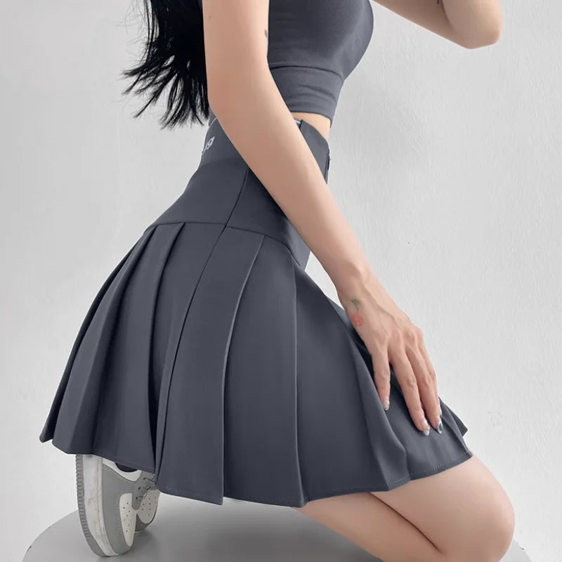 VILZSTUDIOS Original Letter Embroidery Pleated Mini Skirt