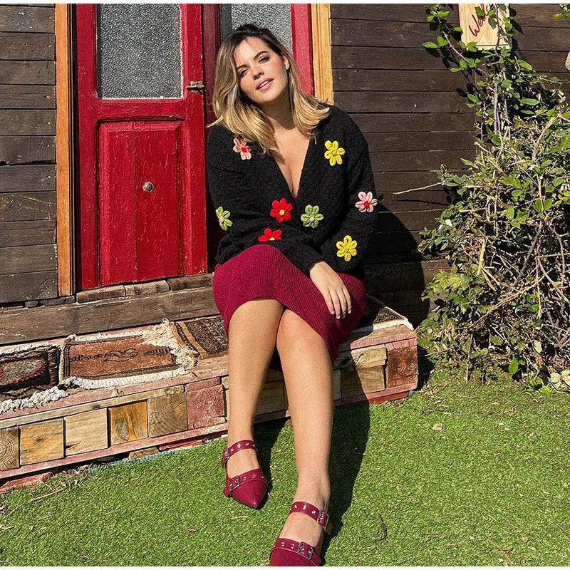 VILZSTUDIOS Chic Floral Jacquard Knit Cardigan