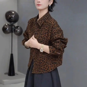VILZSTUDIOS Chic Leopard Print Polo Collar Blouse