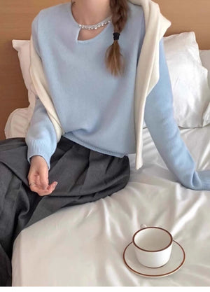 VILZSTUDIOS Elegant Asymmetrical Neck Knitted Sweater