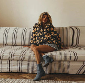 VILZSTUDIOS Cozy Zipped Flowers Print Sweater