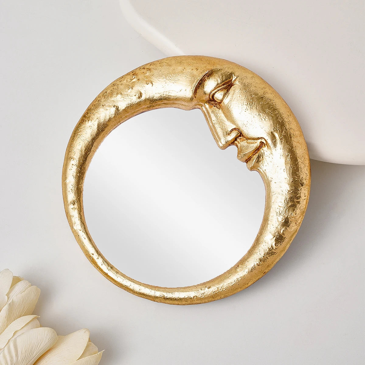 VILZSTUDIOS 1PC, resin material gold face meniscus round decorative hanging mirror, decorative home art pendant, creative makeup mirror.