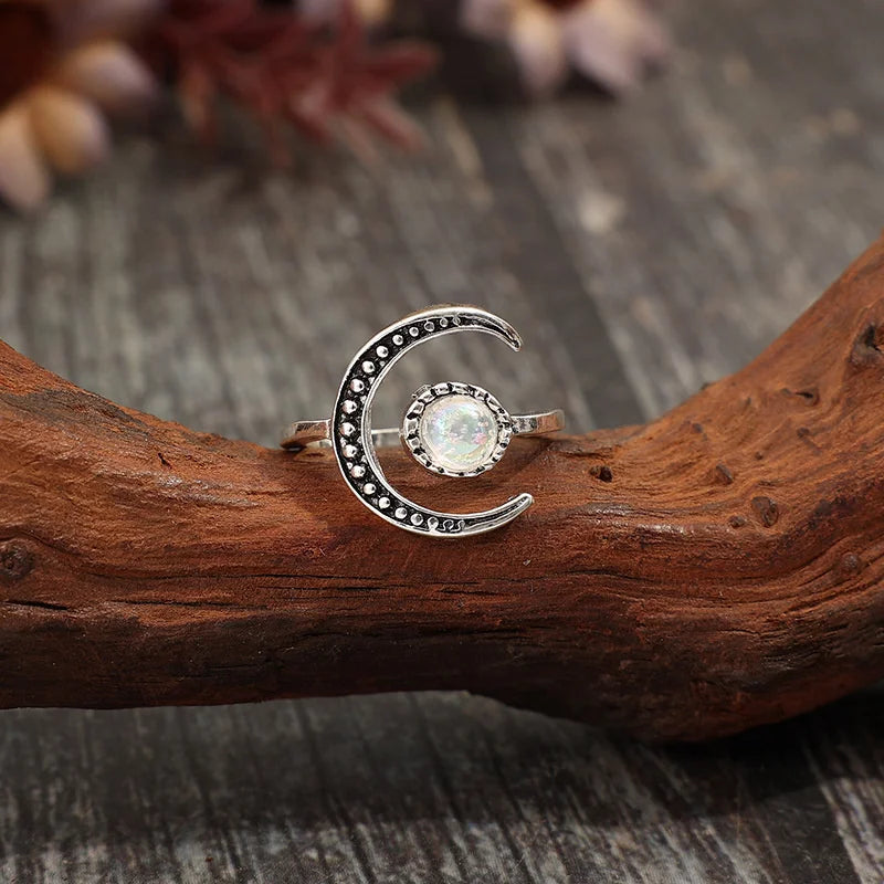 VILZSTUDIOS Bohemian Moonstone Carving Silver Ring