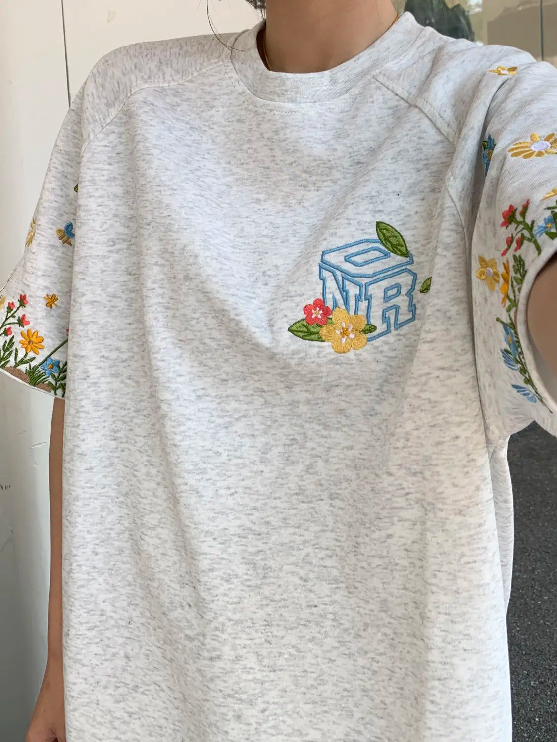 VILZSTUDIOS Flowers Embroidery Loose T-Shirt