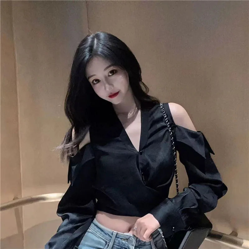 VILZSTUDIOS Chic Hollow Out Off-Shoulder Cropped Shirt