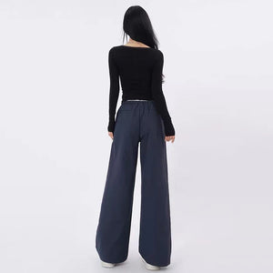 VILZSTUDIOS Chic Lace V-Neck Cropped Top