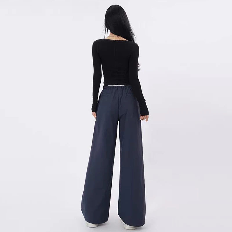 VILZSTUDIOS Chic Lace V-Neck Cropped Top