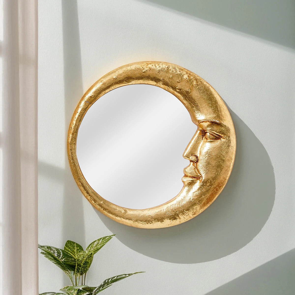 VILZSTUDIOS 1PC, resin material gold face meniscus round decorative hanging mirror, decorative home art pendant, creative makeup mirror.