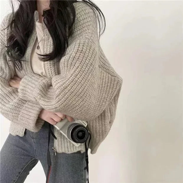VILZSTUDIOS Chic Oversized Zipped-Up Cardigan