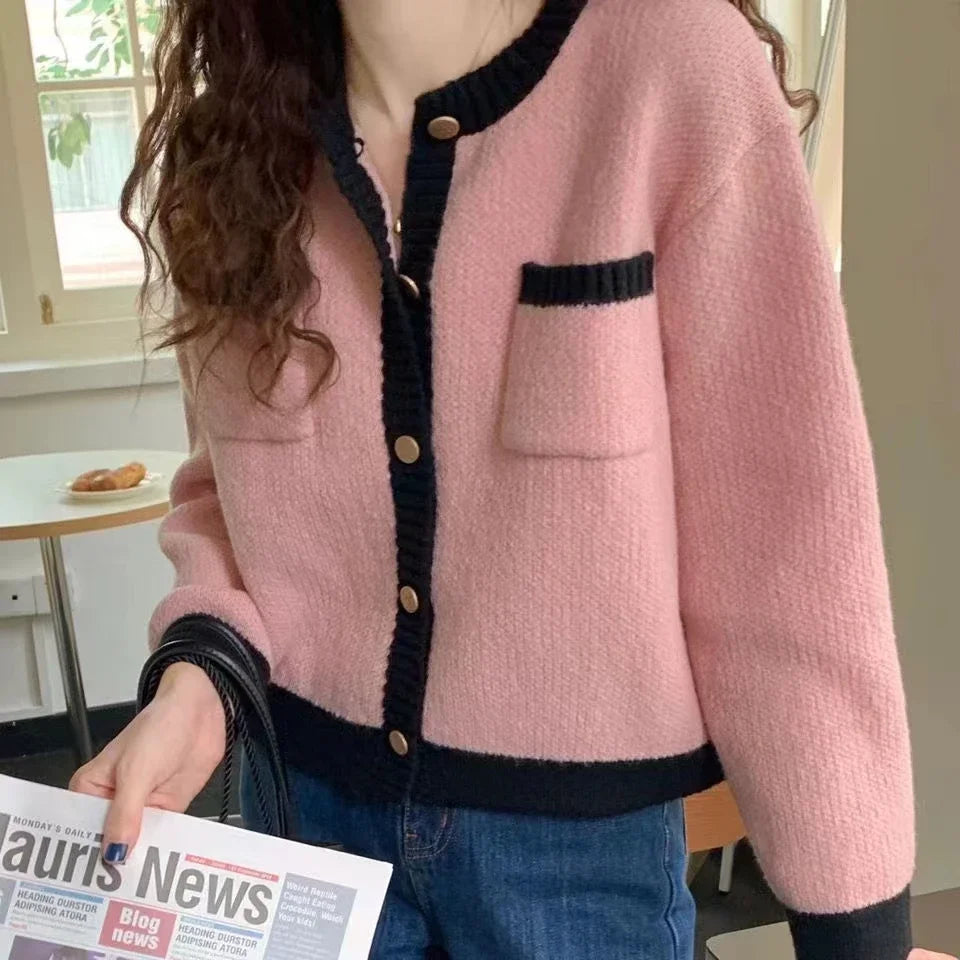 VILZSTUDIOS Chic Knit Contrast Cardigan