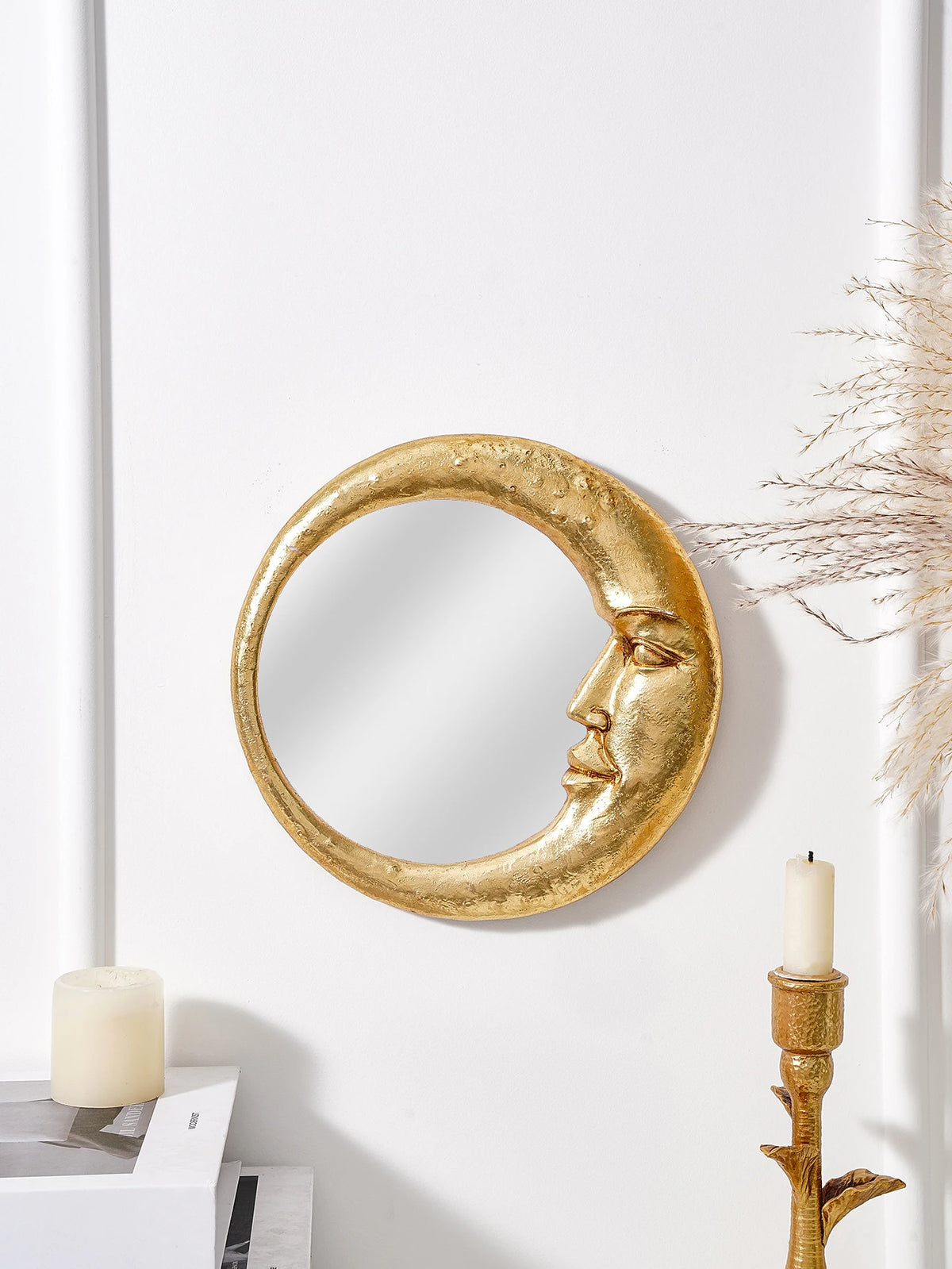 VILZSTUDIOS 1PC, resin material gold face meniscus round decorative hanging mirror, decorative home art pendant, creative makeup mirror.