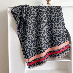 VILZSTUDIOS New Luxury Winter Leopard Two-Sided Cashmere Jacquard Scarves High Quality Women Thicken Wrap Shawl Ladies Wool Pashmina Scarf