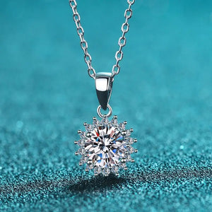 VILZSTUDIOS Charm Moissanite Pendant Necklace