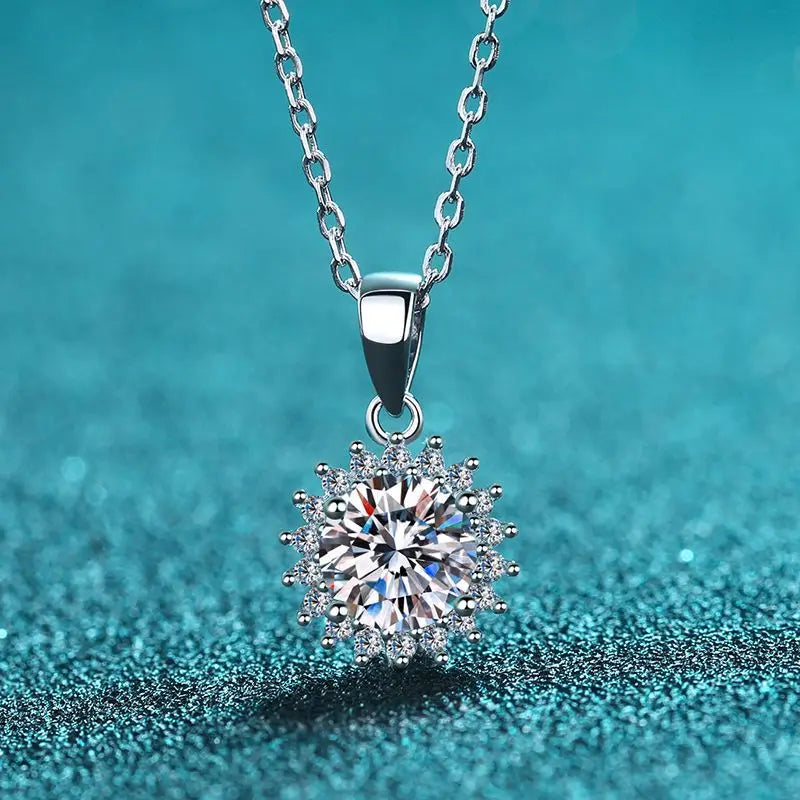 VILZSTUDIOS Charm Moissanite Pendant Necklace