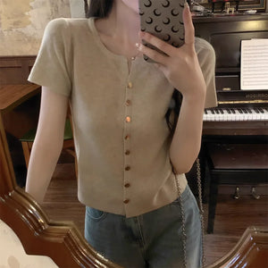 VILZSTUDIOS Basic Knitted Button Blouse