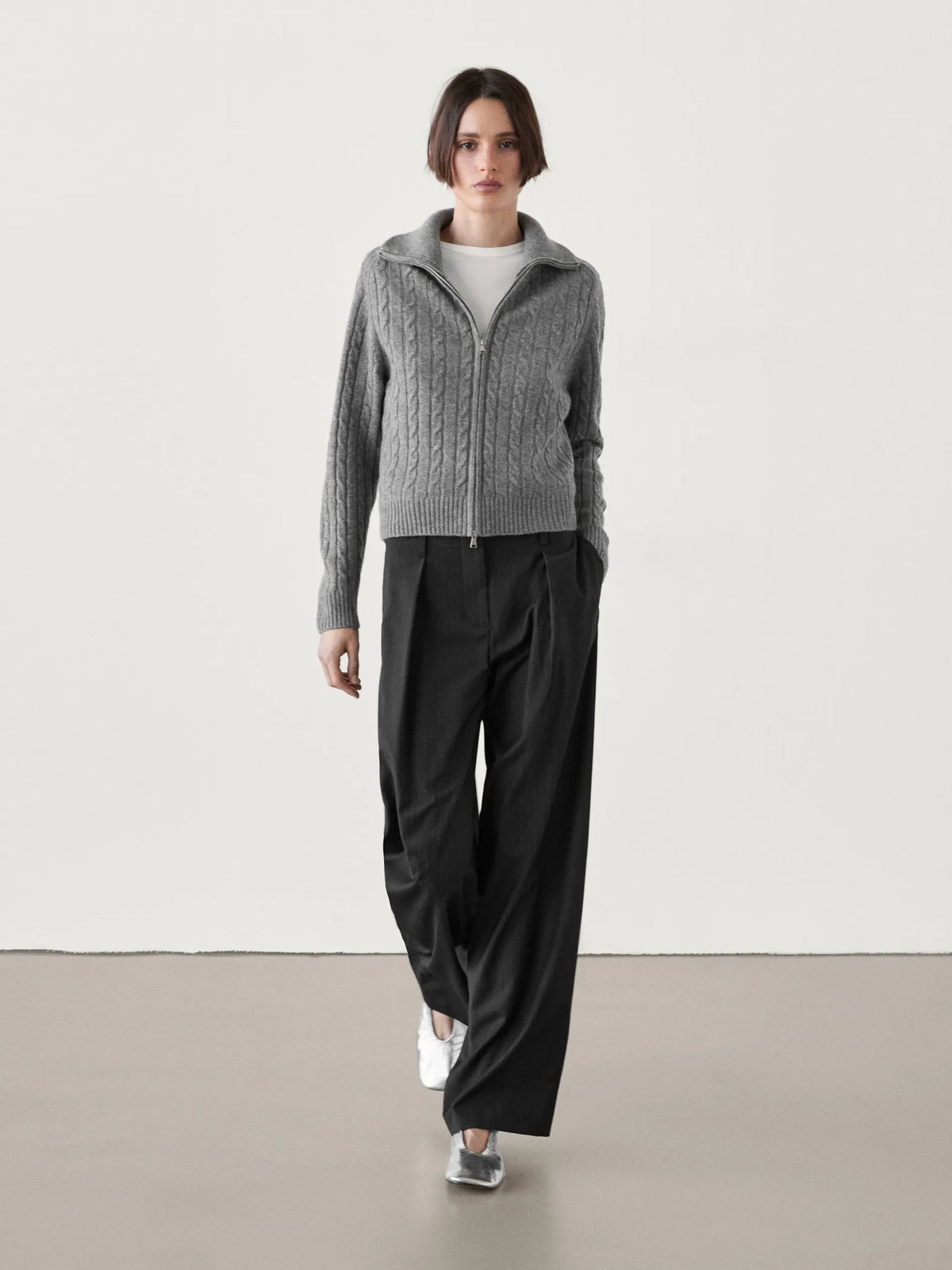 VILZSTUDIOS Casual Knitted High Neck Cardigan