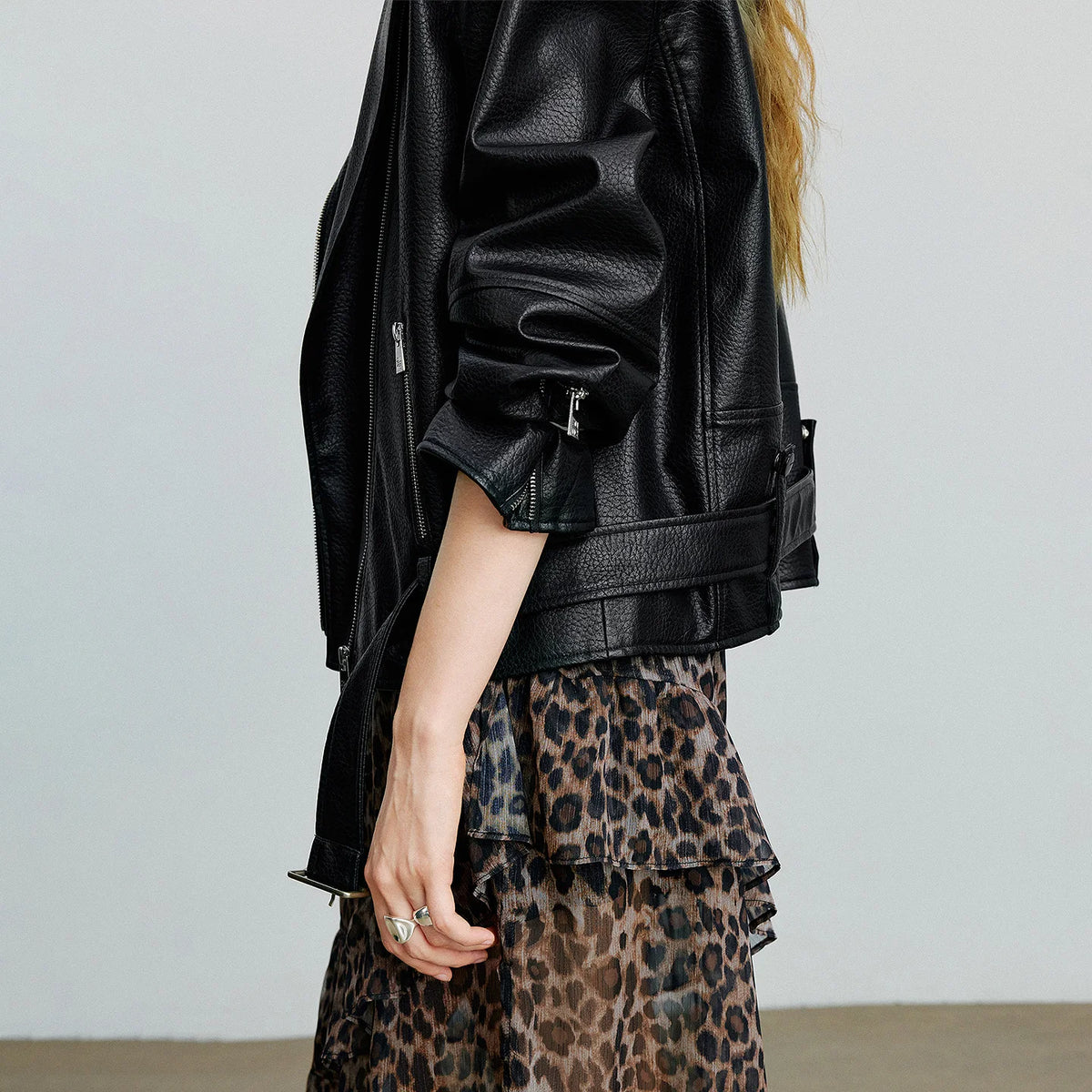 VILZSTUDIOS Fashionable Leather Motorcycle Jacket
