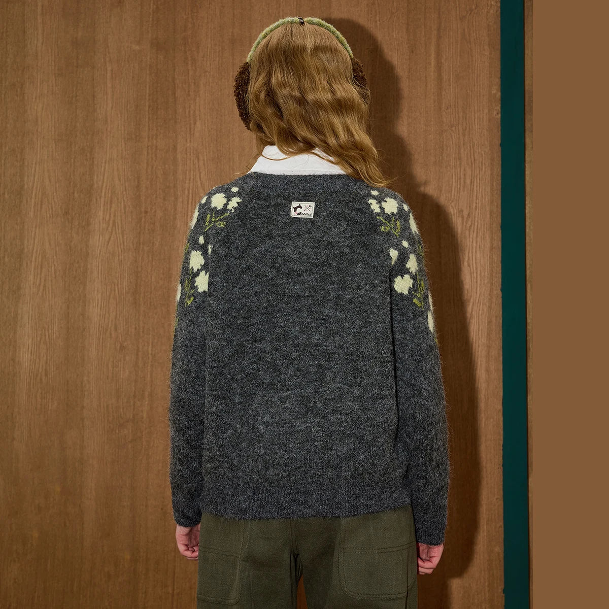 VILZSTUDIOS Cozy Floral Embroidery Cardigan