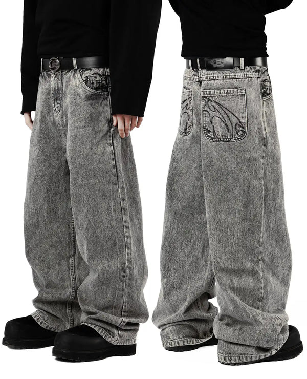 Lockere Jeans mit Retro-Stickerei