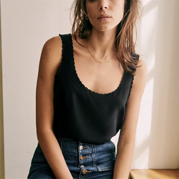 Stylish Wave Edge Sleeveless Blouse