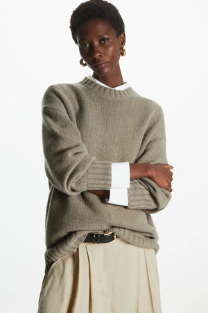 VILZSTUDIOS Loose Fit Round Neck Sweater