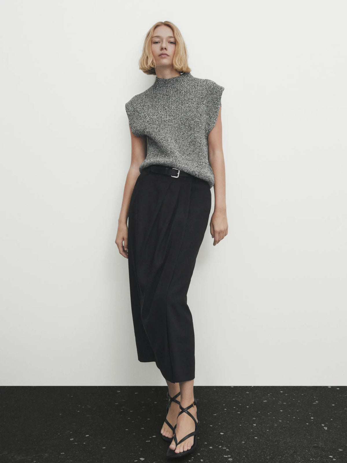 VILZSTUDIOS Minimalist Two Tone Yarn Vest