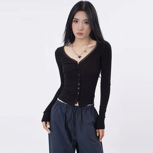 VILZSTUDIOS Chic Lace V-Neck Cropped Top