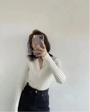 VILZSTUDIOS Knitted V-neck Sweater