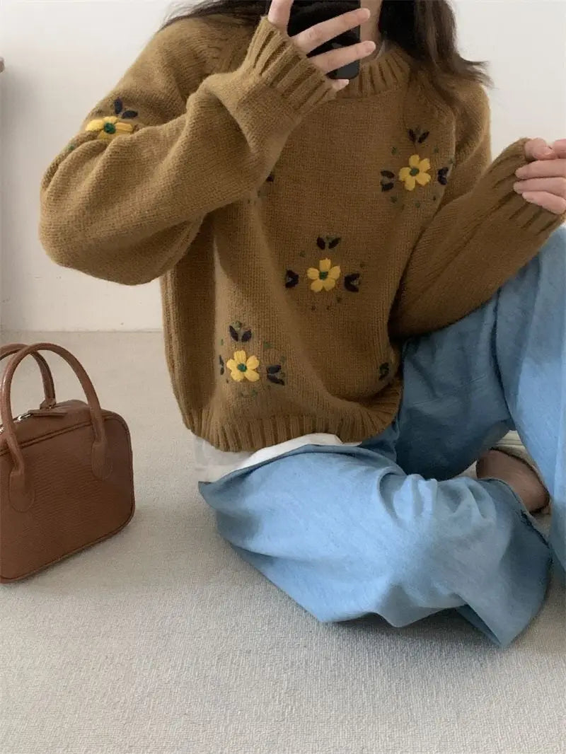 VILZSTUDIOS Flower Embroidered Sweater