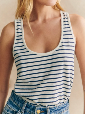 VILZSTUDIOS Slim Sleeveless U-Neck Tank Top