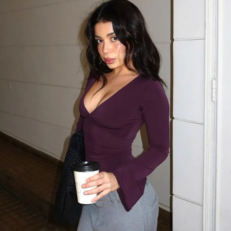 VILZSTUDIOS Sleek & Slim V-Neck Long Sleeve Top