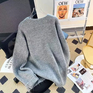 VILZSTUDIOS Warm V-Neck Knit Sweater