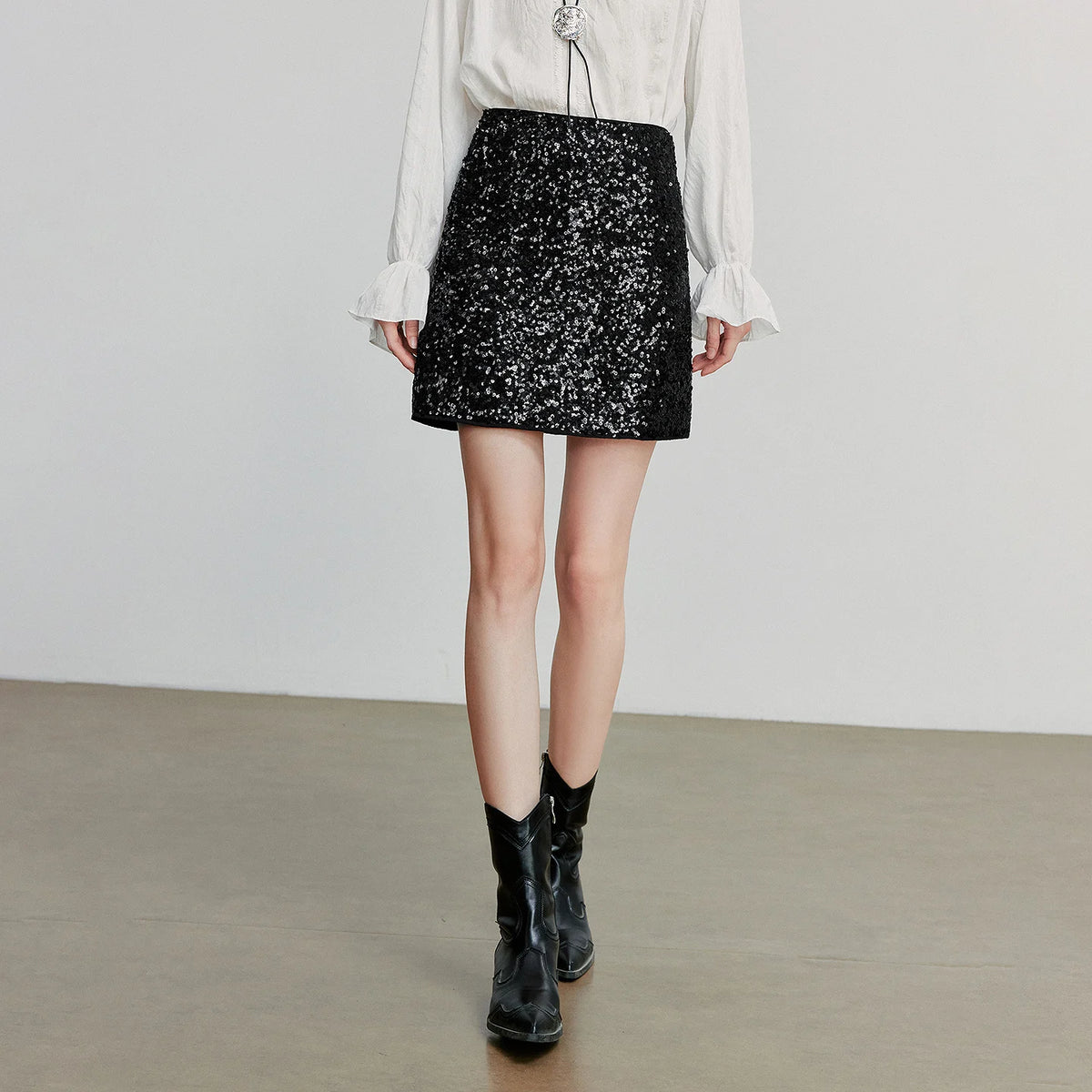VILZSTUDIOS Black Mini Skirt with Shining Bead