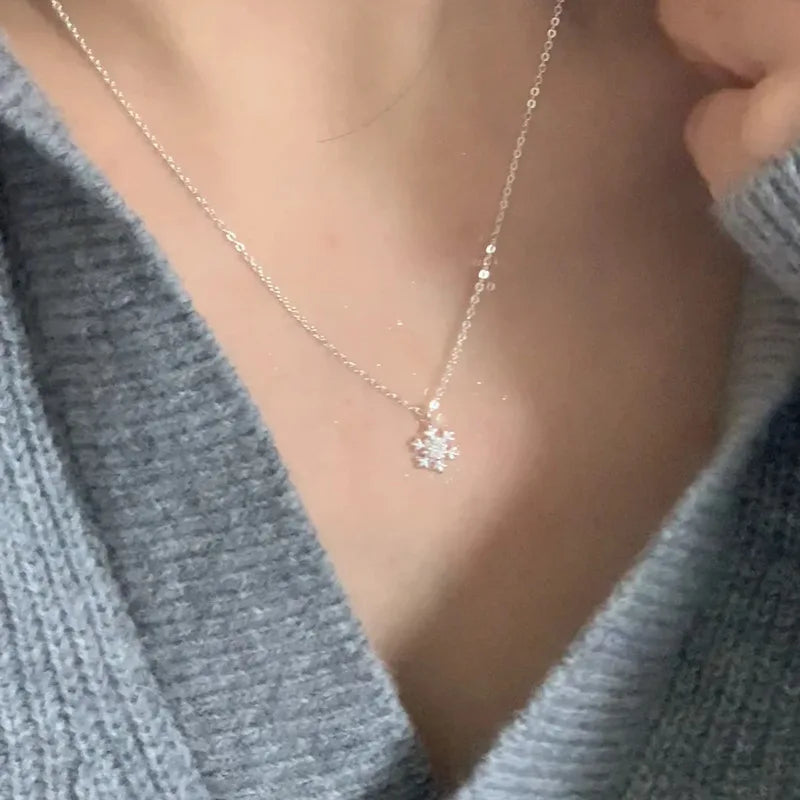 VILZSTUDIOS Delicate 925 Sterling Silver Snowflake Necklace