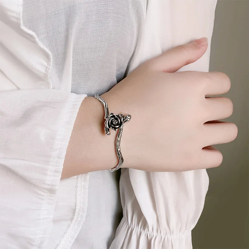 VILZSTUDIOS Vintage Flower Rose Leaf Asymmetric Bracelet