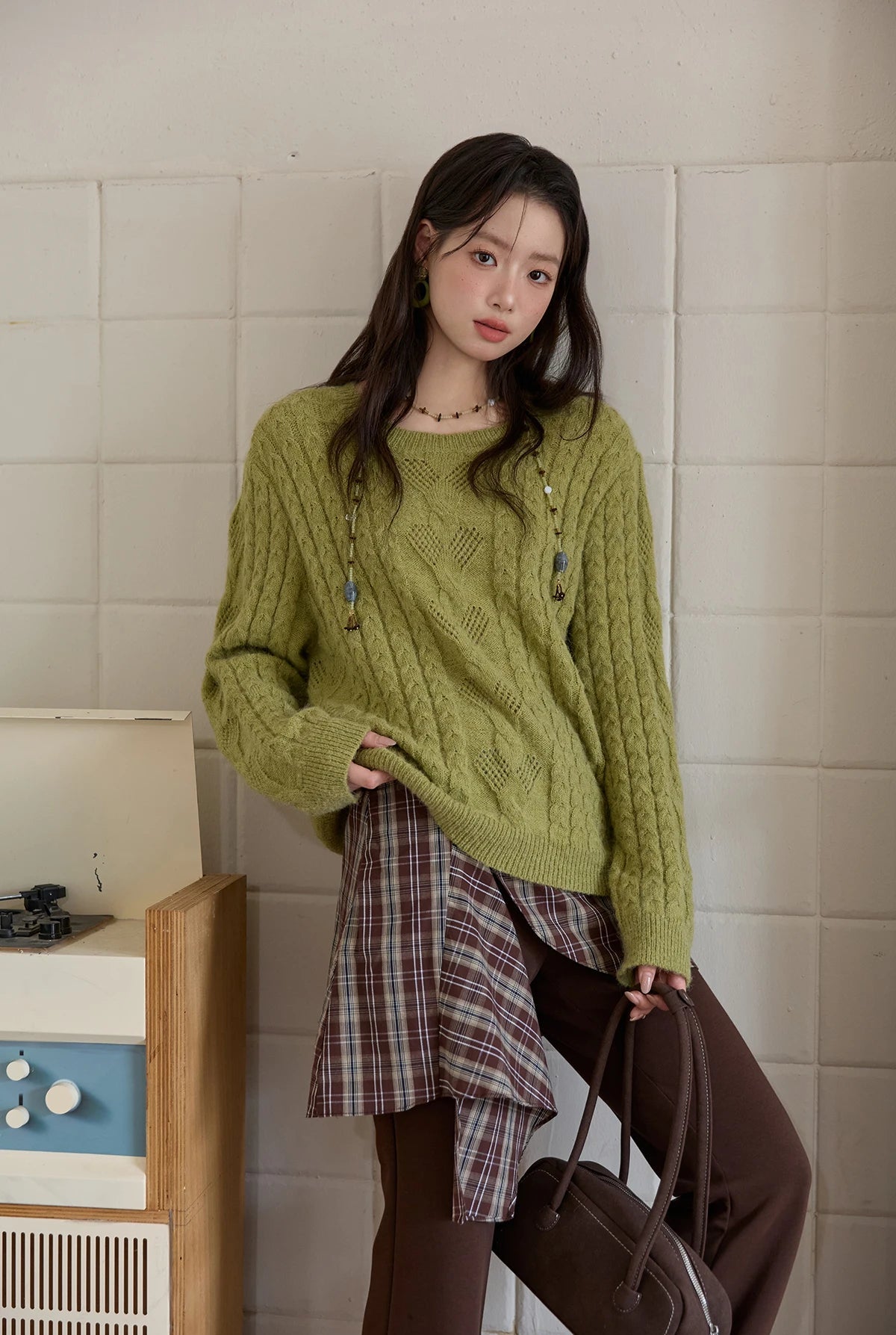 VILZSTUDIOS Luxurious Retro Green Knitted Sweater
