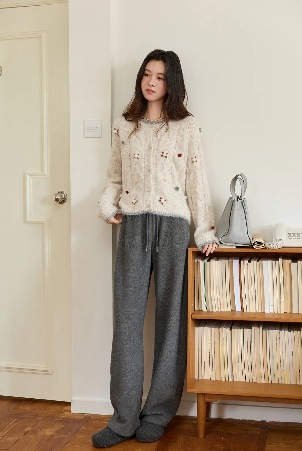 VILZSTUDIOS Luxurious Hand-Knitted Wool Sweater