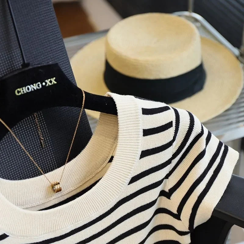 VILZSTUDIOS Chic Striped Knit Round Neck T-Shirt