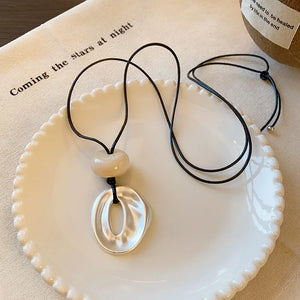 VILZSTUDIOS Fashionable Irregular Pendant Necklace