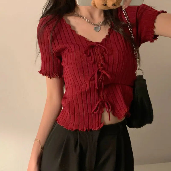 Vielseitiges geripptes Crop-Top mit V-Ausschnitt