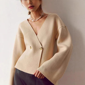 VILZSTUDIOS Elegant V-Neck Knitted Cardigan
