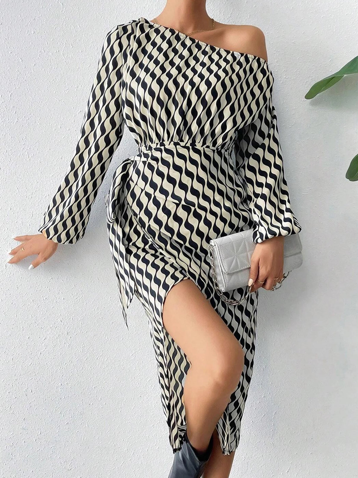 VILZSTUDIOS Striped Print Off-Shoulder Dress with Lantern