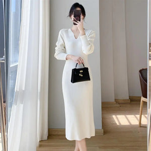 VILZSTUDIOS V-Neck Knitted Slim Midi Dress