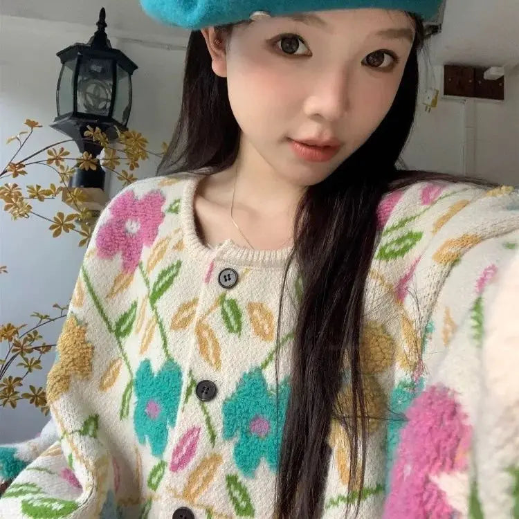 VILZSTUDIOS Cozy Oversized Floral Knit Cardigan